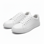 Paire de chaussures blanches